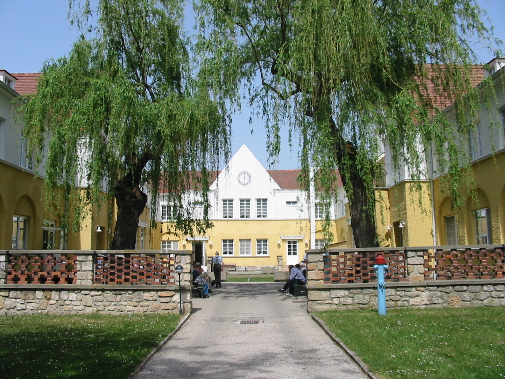 Pflegeheim Neudörfl Aussenansicht 1.JPG