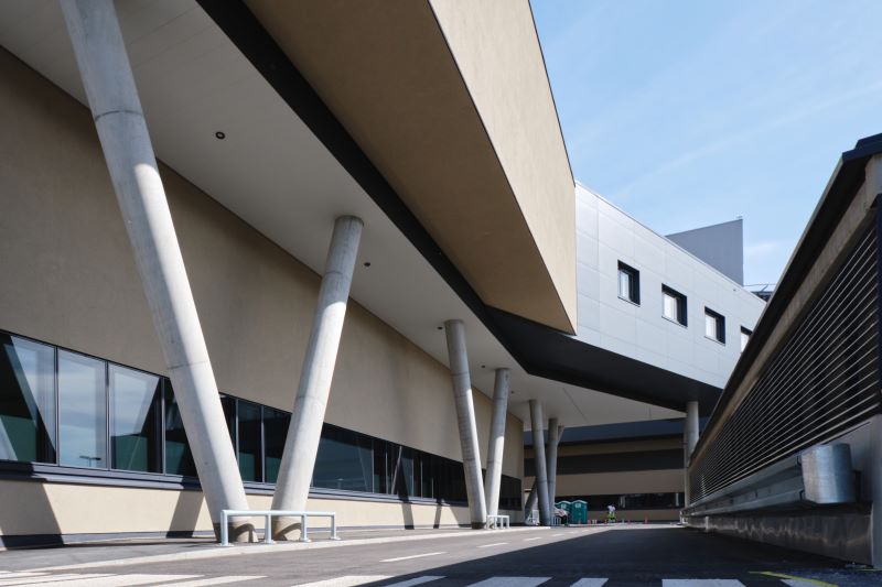 UKP_HausD außen Eingang.jpg